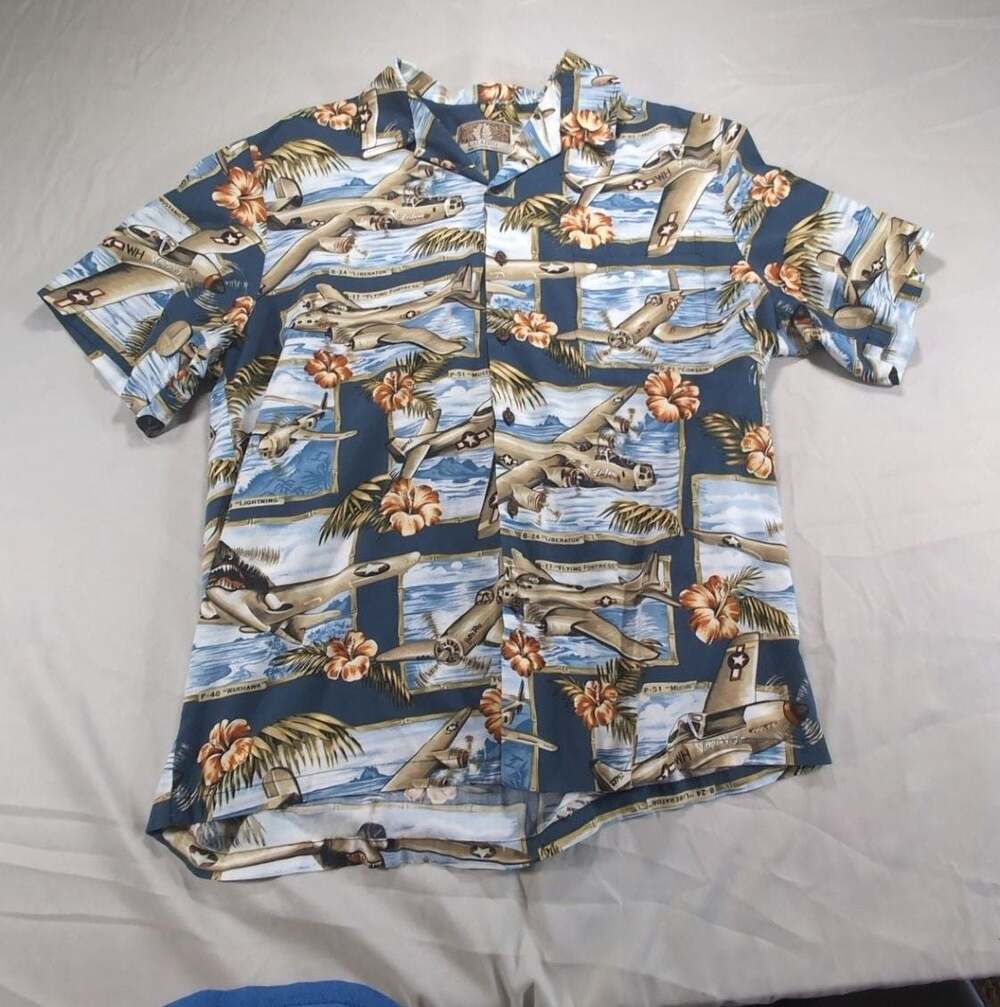 Kalaheo Made in Hawaii WW2 Military Fighter Planes and Hibiscus Aloha Shirt